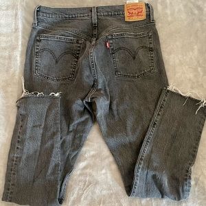 Levi’s 501 Short women Botton ripped jeans Size 30 W x 30 L